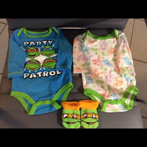 Ninja Turtle onesie with socks. - Picture 1 of 2